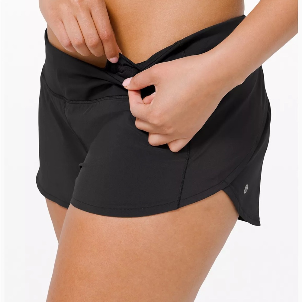 Lululemon Black Speed Up Short  2.5" Sz 10